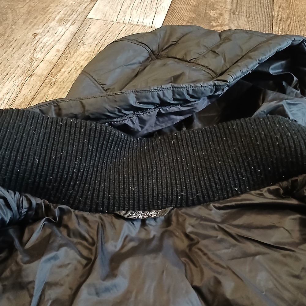 Calvin Klein Black Quilted Hooded Puffer Jacket - Picture 5 of 8